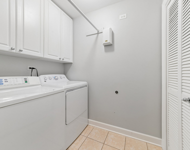 953 W Montana Street - Photo Thumbnail 8