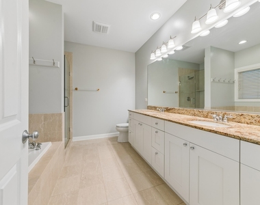 953 W Montana Street - Photo Thumbnail 7