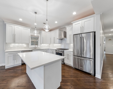 953 W Montana Street - Photo Thumbnail 4
