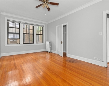 2348 W Addison Street - Photo Thumbnail 2