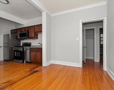 2348 W Addison Street - Photo Thumbnail 9