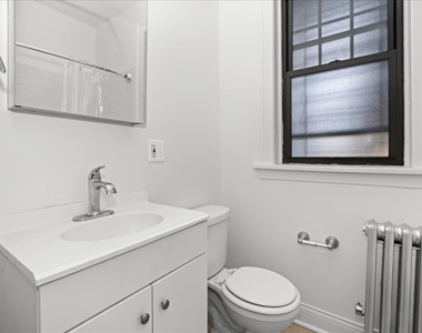 2348 W Addison Street - Photo Thumbnail 8