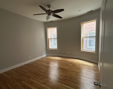 4824 S King Drive - Photo Thumbnail 8
