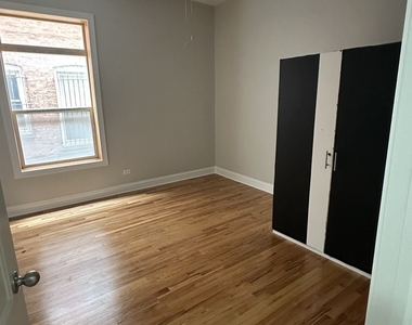 4824 S King Drive - Photo Thumbnail 13
