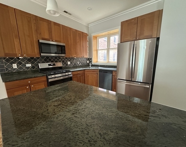 4824 S King Drive - Photo Thumbnail 4