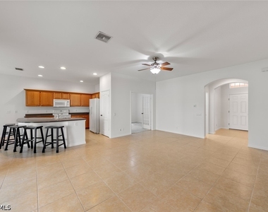 2410 Verdmont Court - Photo Thumbnail 6