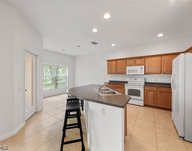 2410 Verdmont Court - Photo Thumbnail 8