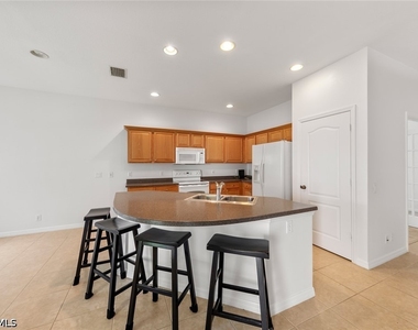 2410 Verdmont Court - Photo Thumbnail 9