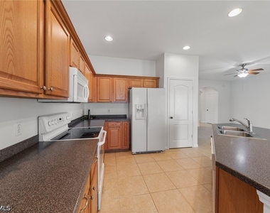 2410 Verdmont Court - Photo Thumbnail 5