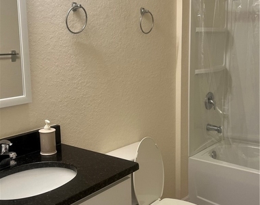 108 Dublin Circle - Photo Thumbnail 8