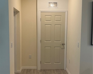 108 Dublin Circle - Photo Thumbnail 4
