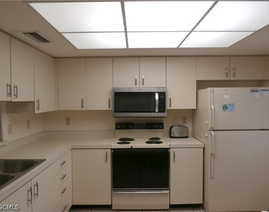 11300 Caravel Circle - Photo Thumbnail 2