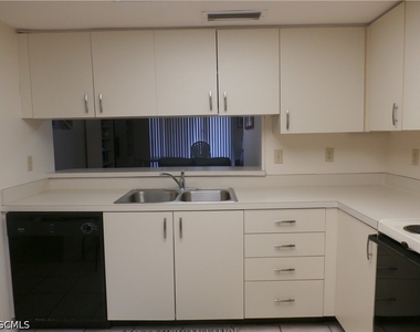 11300 Caravel Circle - Photo Thumbnail 3