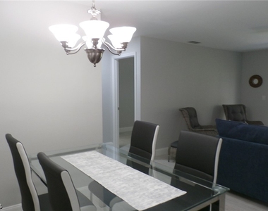11110 Caravel Circle - Photo Thumbnail 8
