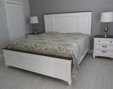 11110 Caravel Circle - Photo Thumbnail 18