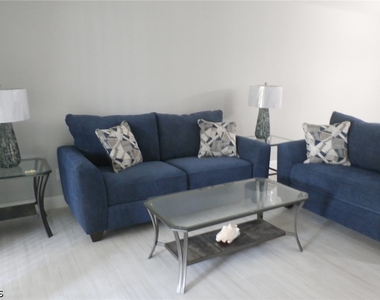 11110 Caravel Circle - Photo Thumbnail 12