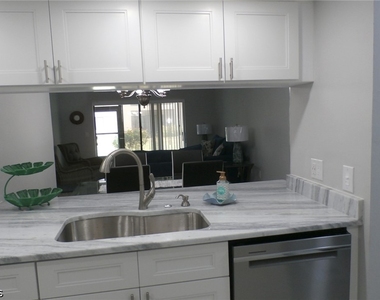 11110 Caravel Circle - Photo Thumbnail 5