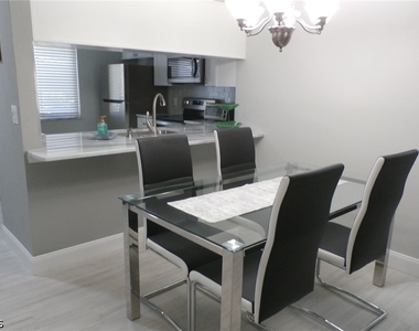 11110 Caravel Circle - Photo Thumbnail 9