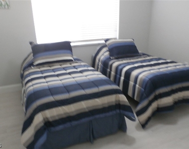 11110 Caravel Circle - Photo Thumbnail 13