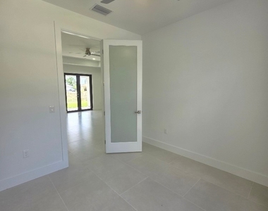710 Godwid Avenue S - Photo Thumbnail 7