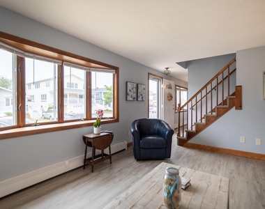 545 Hudson - Photo Thumbnail 3