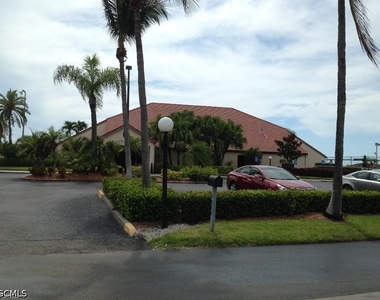 11140 Caravel Circle - Photo Thumbnail 17