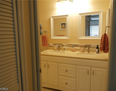 11140 Caravel Circle - Photo Thumbnail 9