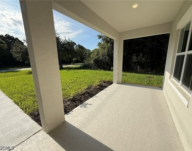 232 Bell Boulevard S - Photo Thumbnail 3