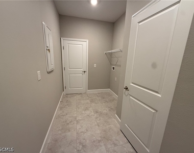 232 Bell Boulevard S - Photo Thumbnail 17