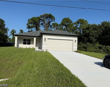 232 Bell Boulevard S - Photo Thumbnail 1