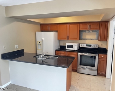 1807 Sw 1st Avenue - Photo Thumbnail 1