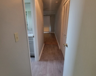 10 Regency Court - Photo Thumbnail 10