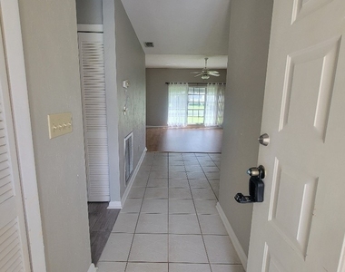 10 Regency Court - Photo Thumbnail 2