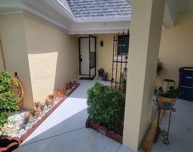 10 Regency Court - Photo Thumbnail 1