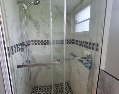 10 Regency Court - Photo Thumbnail 12
