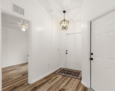 3520 Sw 17th Avenue - Photo Thumbnail 2