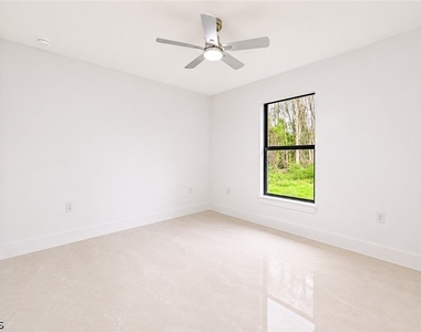 640 Lydia Street - Photo Thumbnail 18
