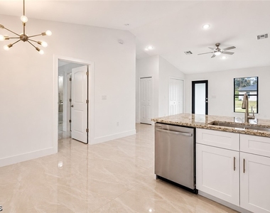 640 Lydia Street - Photo Thumbnail 6