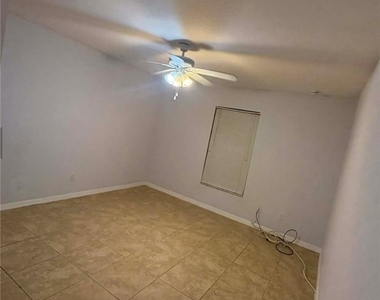 1002 W 12th Street - Photo Thumbnail 8