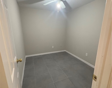 11461 Char Ann Drive - Photo Thumbnail 6