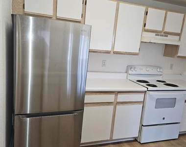 6481 Aragon Way - Photo Thumbnail 4