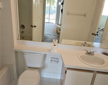 6481 Aragon Way - Photo Thumbnail 11