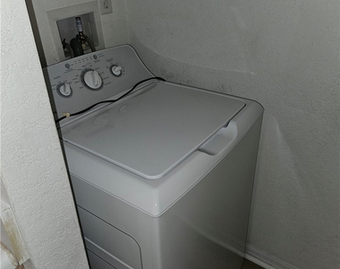 6481 Aragon Way - Photo Thumbnail 8