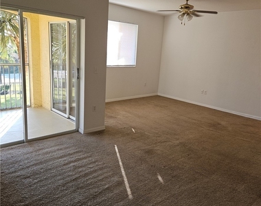 6481 Aragon Way - Photo Thumbnail 5