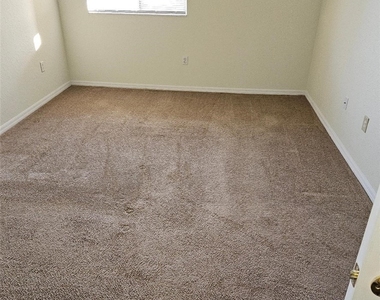 6481 Aragon Way - Photo Thumbnail 12