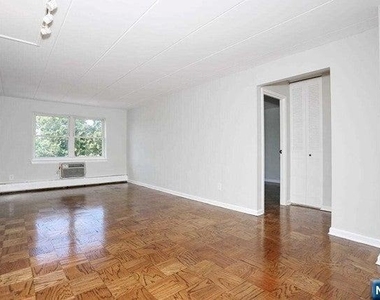 25 Jefferson - Photo Thumbnail 12