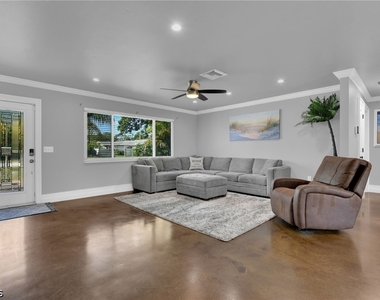 2413 Dover Avenue - Photo Thumbnail 1