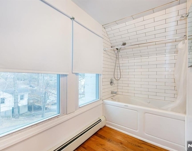 677 Warwick - Photo Thumbnail 13