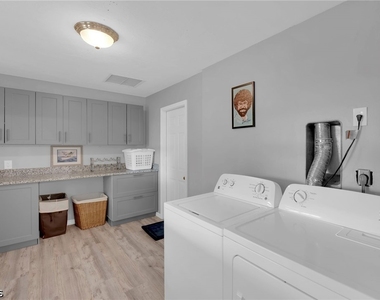 2506 Se 8th Avenue - Photo Thumbnail 8