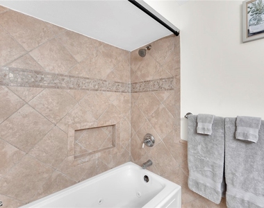 2506 Se 8th Avenue - Photo Thumbnail 14